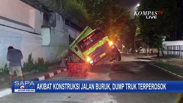 Diduga Akibat Konstruksi Jalan Buruk, Truk Bermuatan Pasir Terperosok di Tebet