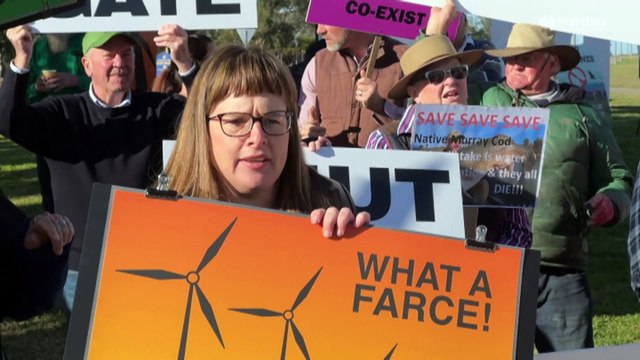 Renewable wind and solar farm on the Hay Plain in NSW to boost economy, built sustainable farms