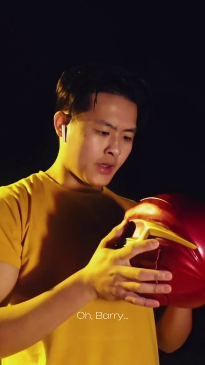 Wally West doit reprendre son costume de Flash ?