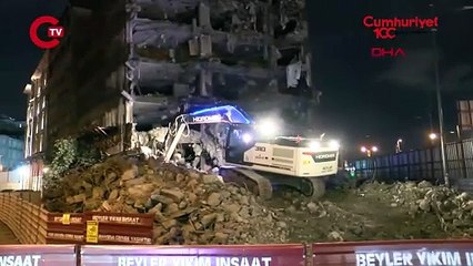 İstanbul Ticaret Borsası'na ait atıl binada 'yıkım' çalışması