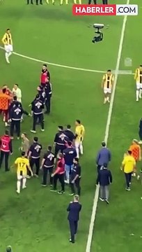 Kerem Aktürkoğlu'ndan Mert Hakan'a olay gönderme