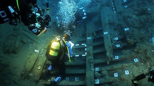 Datça'da Osmanlı dönemi batığında Yeniçeri tüfekleri bulundu