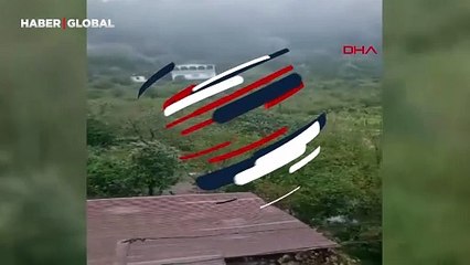 Trabzon'da sel sonrası yaşanan heyelan kamerada: Çığlıklarla kaydettiler