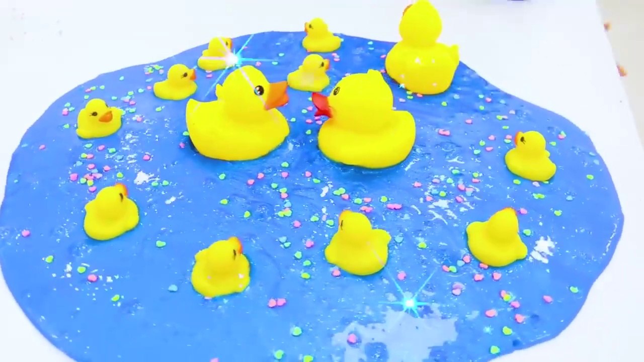 Suri _ Annie Pretend Play Making Satisfying Slime Art Project