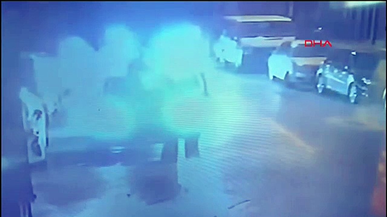 İstanbul- Bahçelievler'de 'yol verme' kavgasında 1 kadın silahla vuruldu