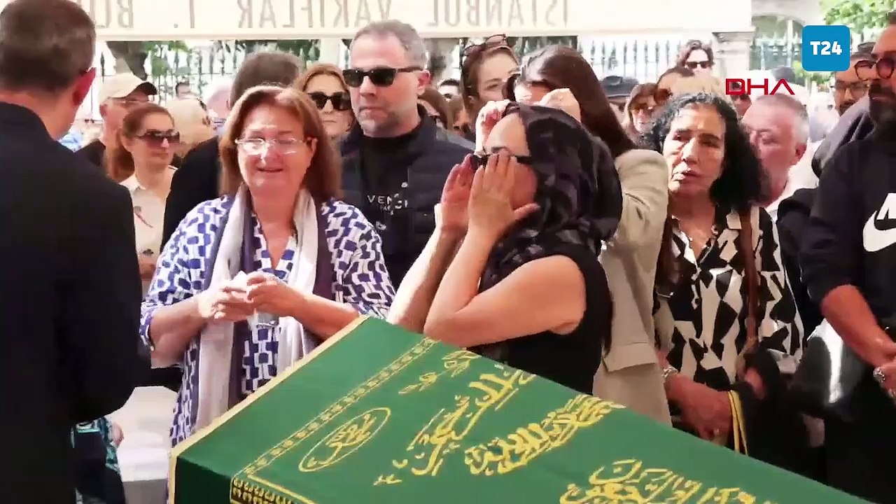 Şarkıcı Metin Arolat için Teşvikiye Camii'nde cenaze töreni düzenlendi