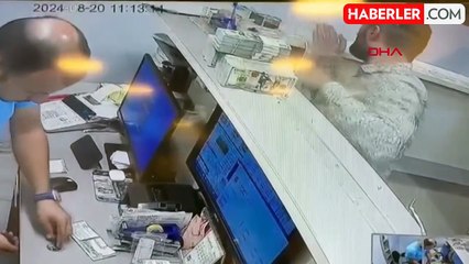 "Trafik kazası" yalanıyla polisi atlatmaya çalıştılar! Kapalıçarşı'da filmlere konu olacak hırsızlık