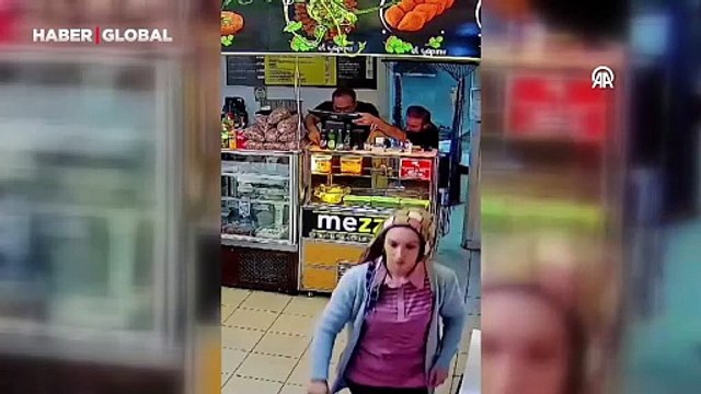 Başına soda şişesi isabet eden kadının mucize kurtuluşu: O anlar kamerada