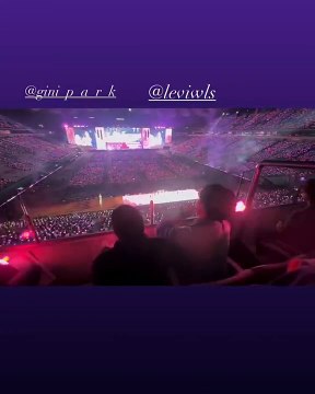 Taehyung with Hobi at IU Concert #JHOPE #V #BTS #BTSVIDEO #BTSVLOG