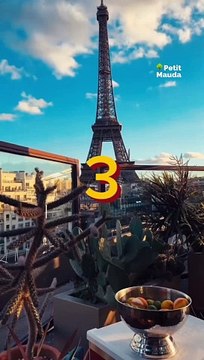 3 rooftops parisiens à ne pas manquer ✨ 1. Le Bramble Un rooftop tendance offrant une vue imprenable sur les toits de Paris. Ambiance cosy, cocktails raffinés, c'est l'endroit parfait pour des soirées entre amis. Adresse : 27 Quai Jacque