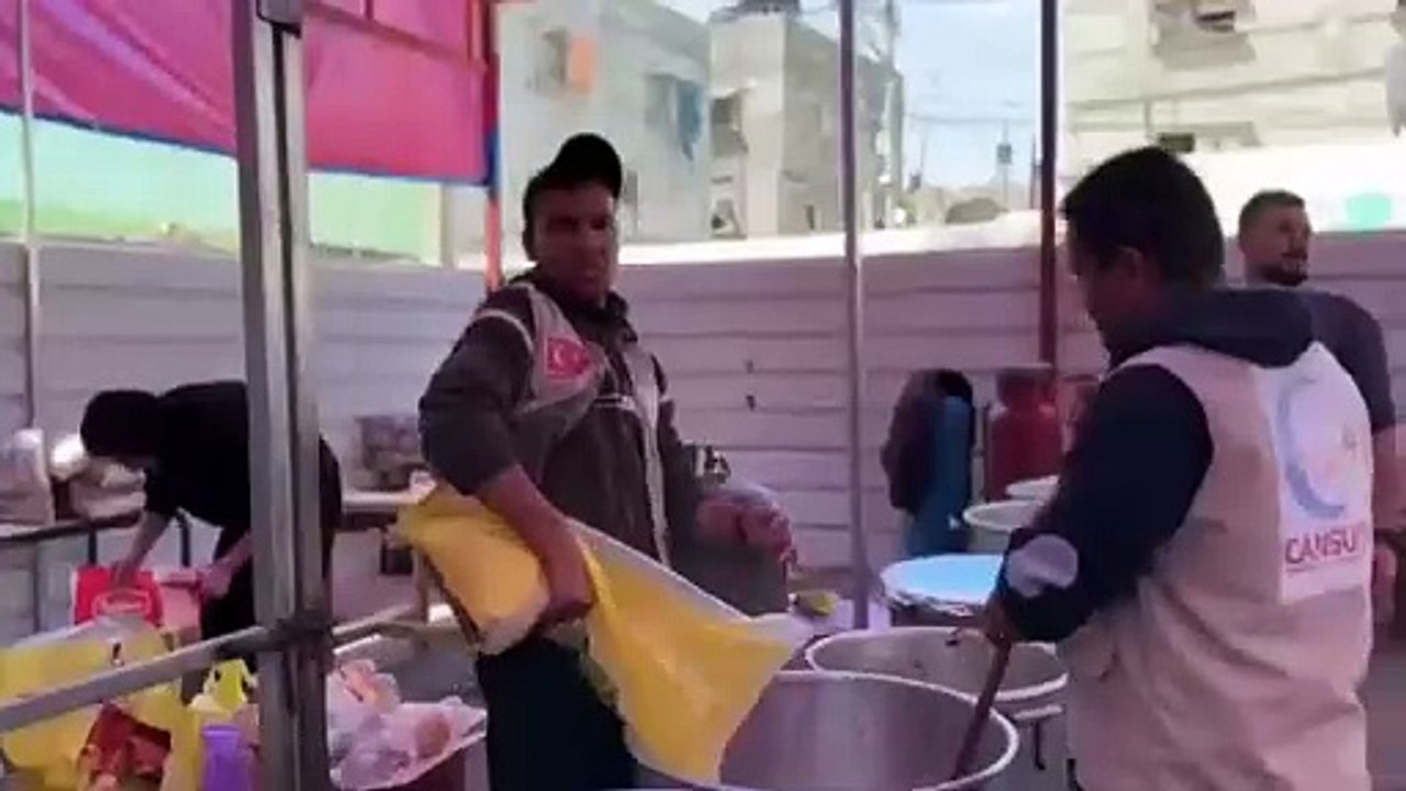 Milli Çözüm'ün Gazze'ye İftar İkramı