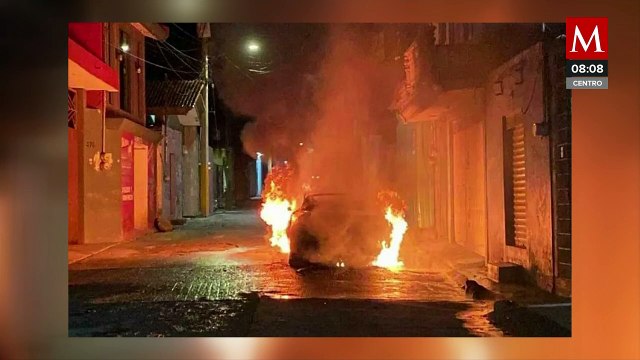 Hallan restos humanos en vehículos incendiados en Santa María Xonacatepec, Puebla