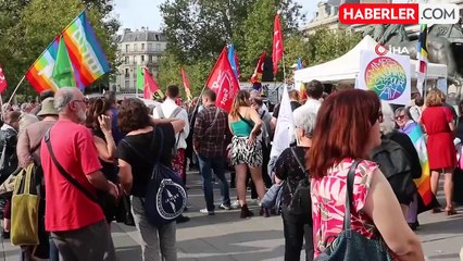 Paris'te Mayın ve Bombalar Nedeniyle Uzuvlarını Kaybedenlere Destek Gösterisi