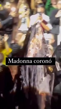 Madonna con velo en el desfile de Dolce & Gabbana