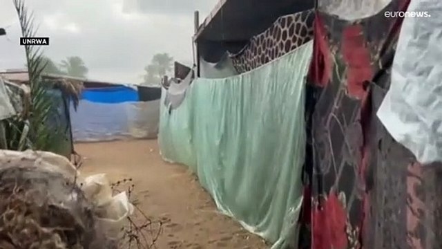 شتاء ثان على غزة في ظل الحرب.. معاناة النازحين تجاوزت كل حد والأمطار أثقلت خيامهم