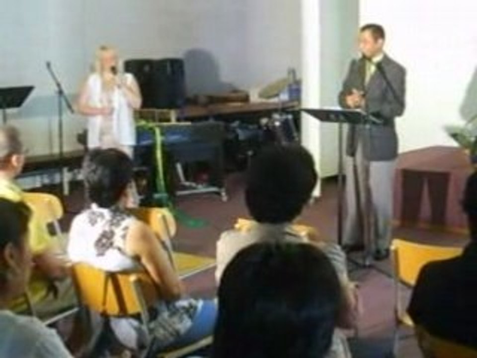 Predicando  en una Iglesia Suiza