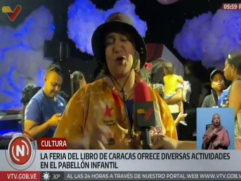 Venezolanos disfrutan de las diversas actividades que se realizan en la XV Feria del Libro