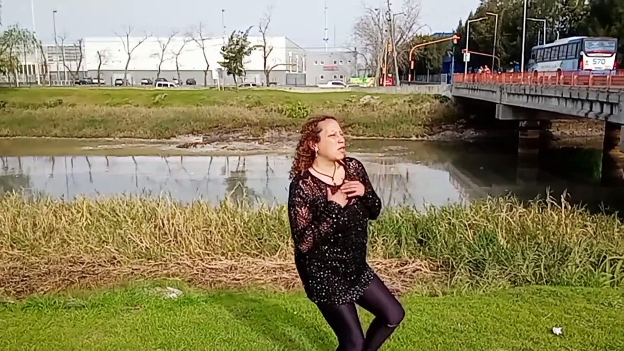 Novia Cumbianchera Piensa en mí canta Giselle Romina Castillo Vargas