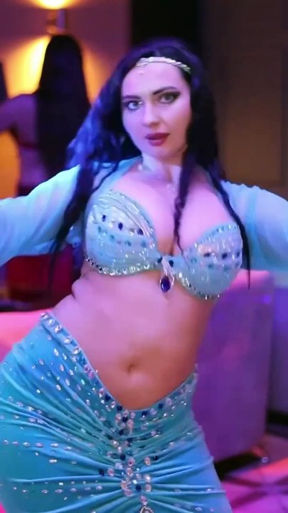 Belly dancer