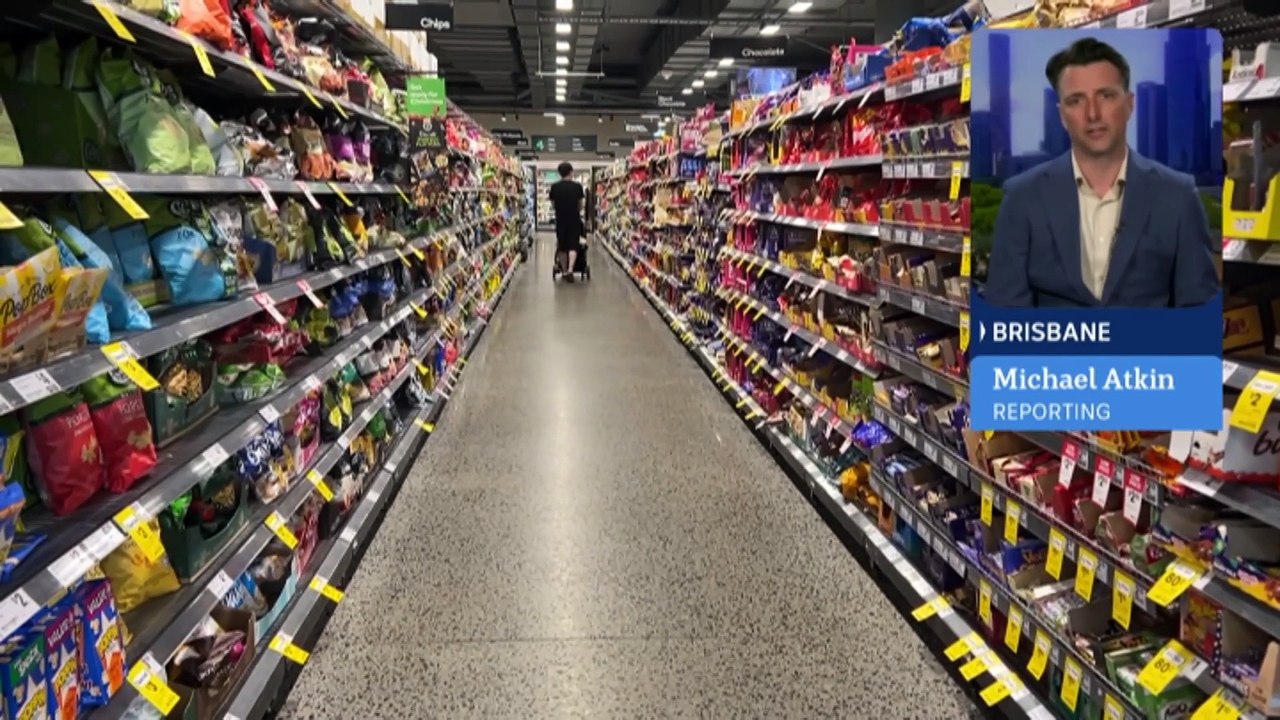 ACCC takes Woolworths and Coles to court over discount claims