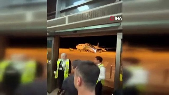 Pilot ''uçuş sürem doldu'' dedi, 13 saatlik rötar yolcuları isyan ettirdi