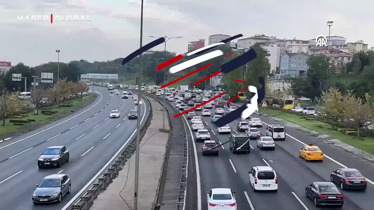 İstanbul'un bitmeyen pazartesi sendromu! Haftanın ilk iş gününde trafik yoğunluğu yüzde 65'e ulaştı