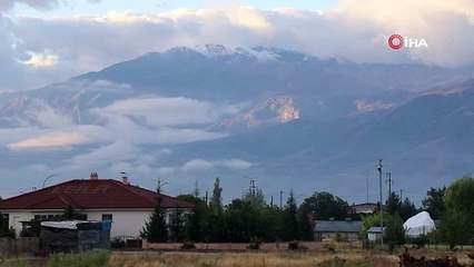 Erzincan'ın etrafını çeviren dağların yüksek kesimlerine mevsimin ilk karı düştü