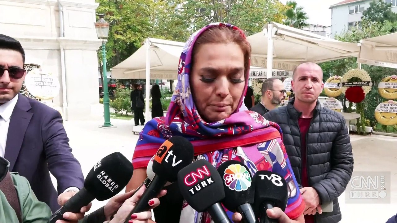 VİDEO | Dostları yalnız bırakmadı: Metin Arolat'a acı veda...