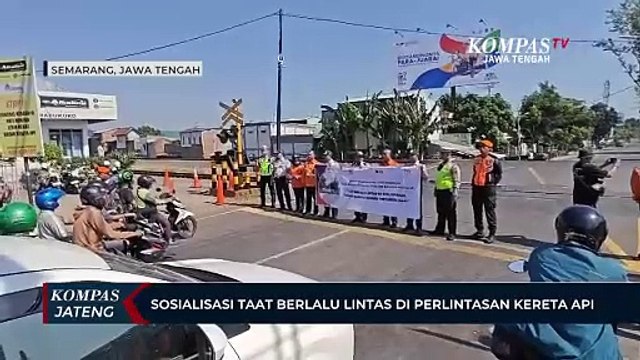 Sosialisasi Taat Berlalu Lintas di Perlintasan Kereta Api