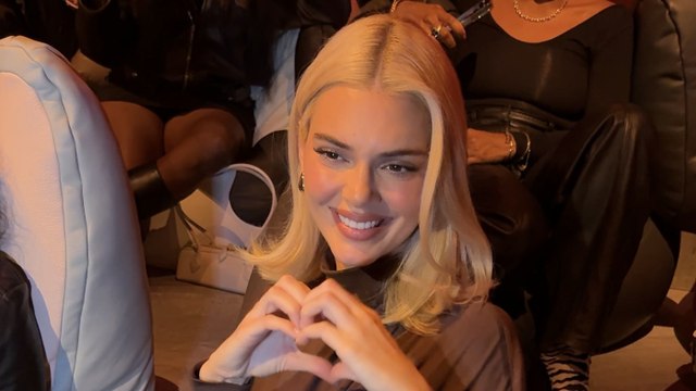 GALA VIDEO - Julianne Moore, Michelle Yeoh, Kendall Jenner et Jacob Elordi au show Bottega Venetta