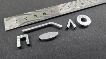 [기업] 삼성전기, 세계 최초 초소형 전고체 배터리 개발 / YTN