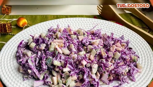 Salada de repolho com molho de iogurte