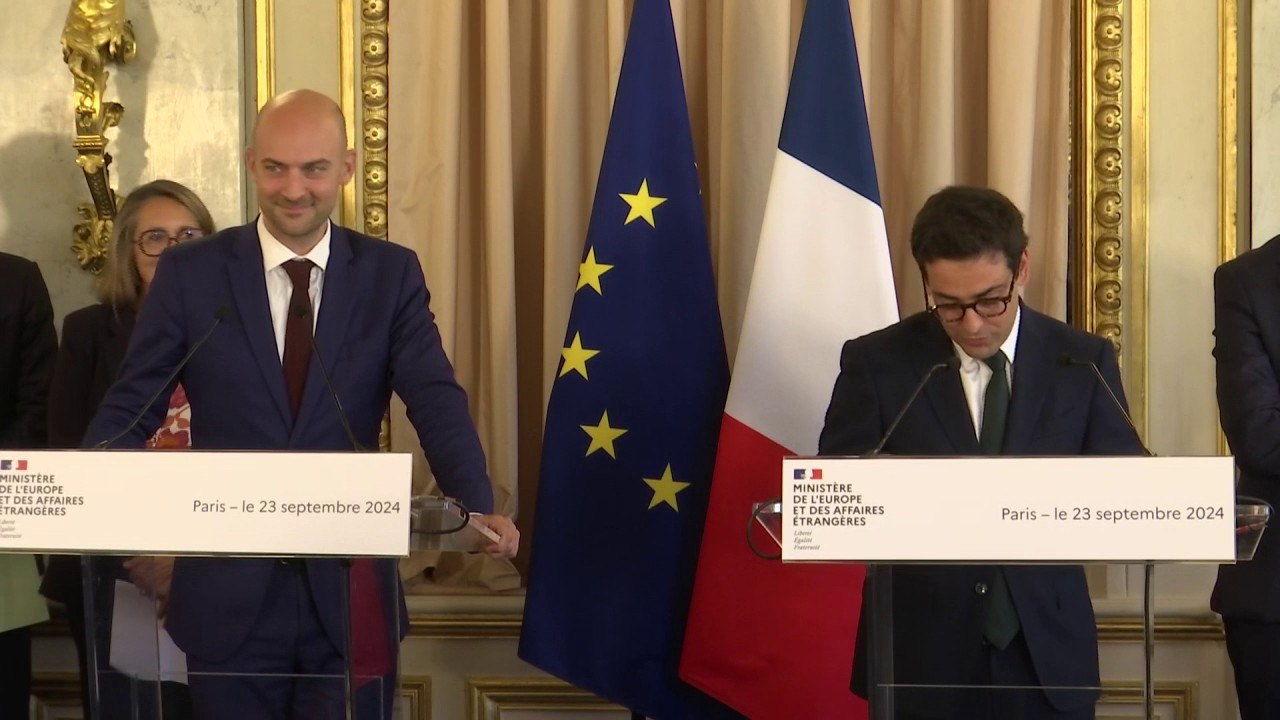 Stéphane Séjourné (ministre sortant des Affaires étrangères) "rend hommage aux femmes de ce ministère"