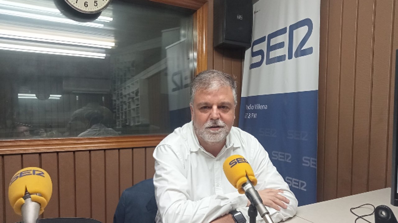 Fulgencio Cerdán, alcalde de Villena, y Javier Mtnez, concejal de urbanismo, en Radio Villena SER