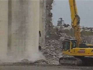 Démolition du silo de La Ferté-Gaucher