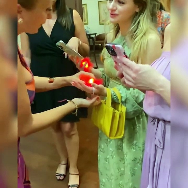 ABD'li oyuncu Joey King Kına Gecesine Katıldı