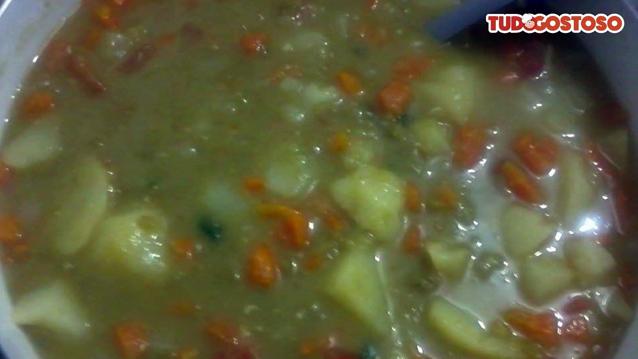 Sopa de ervilha com legumes