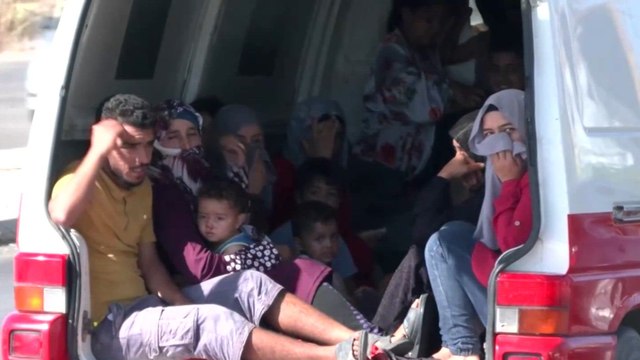 Tráfico intenso en Sidón mientras los libaneses huyen de los bombardeos israelíes