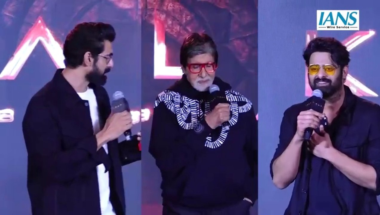 Prabhas rush to help Deepika on-stage