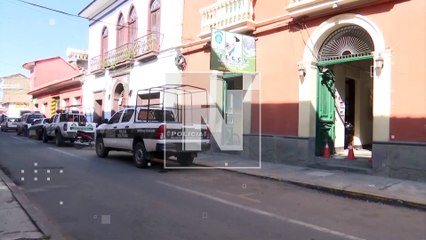 ¡Intentó apuñalarla! Con cuchillo quiso herir a su pareja, al no lograrlo se autolesionó