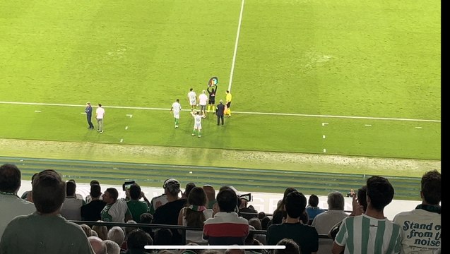 Bakambu regresa cuatro meses después