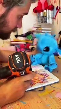 Stitch se dessine dans mon carnet de croquis ✍️ #disney #trendingonshorts