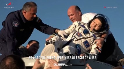 Nave Soyuz pousa após missão recorde à ISS