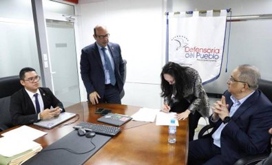 Defensor del Pueblo se reúne con representantes de Naturgy