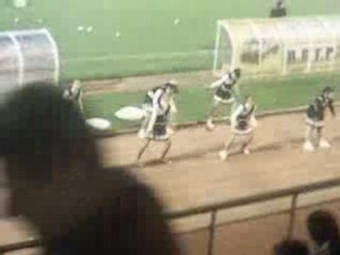 Gimme More - Match contre les Argonautes