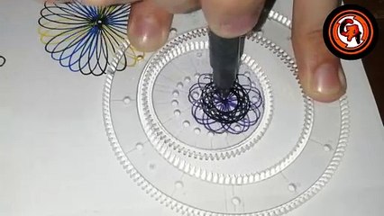 (VIDEO #0045) ️️ DIBUJANDO un hermoso diseño con marcadores de colores y un espirógrafo.