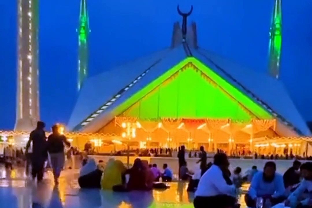 Faisal masjid Islamabad bohat he beautiful view| Islamabad capital of Pakistan very beautiful city | Faisal masjid is very unique and beautiful