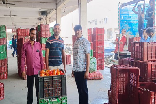 Muhana Mandi : टमाटर हो रहा महंगा, गोभी-मिर्ची के दाम भी चढ़े