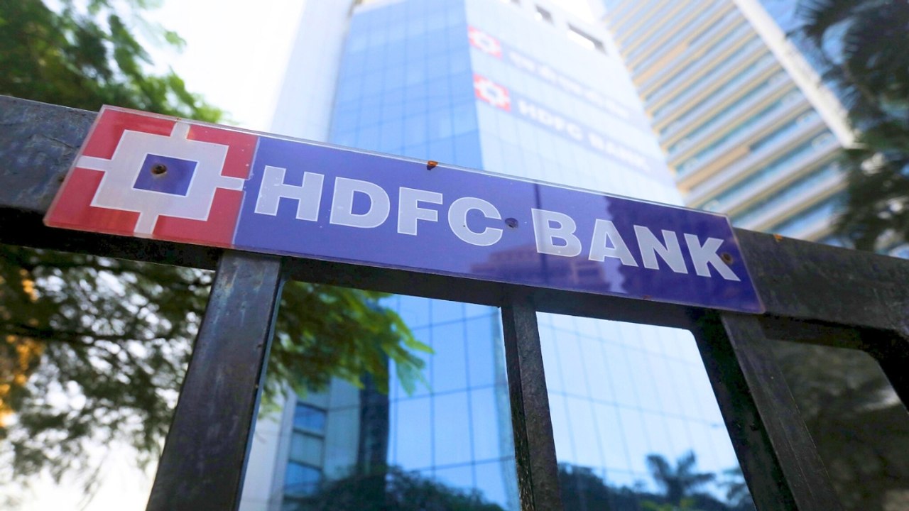 EXCLUSIVE | HDFC बैंक करेगा एसेट्स की बड़ी बिक्री,  70,000 करोड़ रुपये तक की एसेट सेल मुमकिन