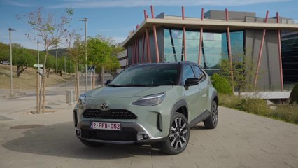 Toyota Yaris Cross Premiere edition Design in Urban khaki